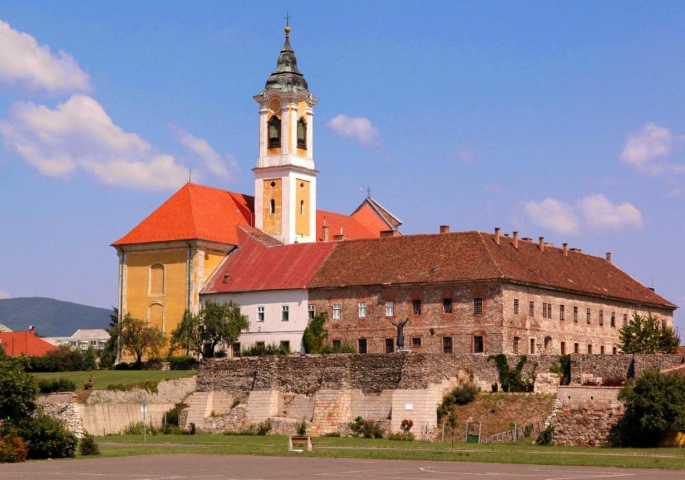 Vác