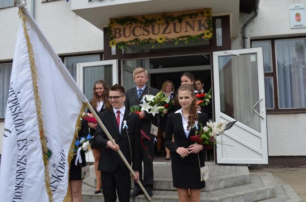 Ballagás a város középiskoláiban – Wattay Szakképző Iskola